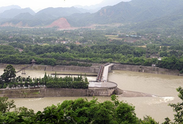 2,000多年前在戰國時代修建的都江堰水利工程是中國古代工程學的代表之作，迄今無人能夠超越。（Frederic J. Brown/AFP）