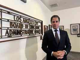 FBI突襲全美第二大學區總部與學監住所