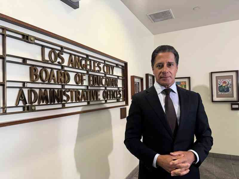 FBI突襲全美第二大學區總部與學監住所