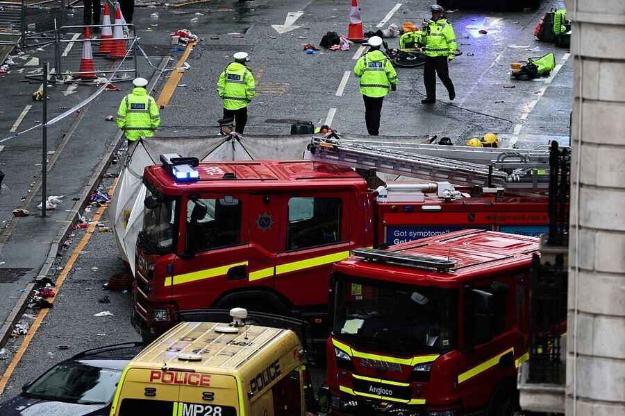利物浦英超冠軍遊行 汽車衝撞人群釀數十傷