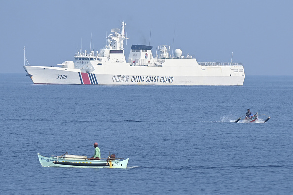 中共海警船不離開菲律賓專屬經濟區 菲密切關注