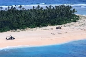 三船員意外滯留荒島 畫SOS成功引救援