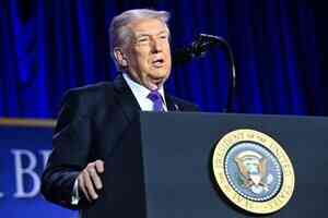 特朗普在國家祈禱早餐會上講話 強調恢復信仰