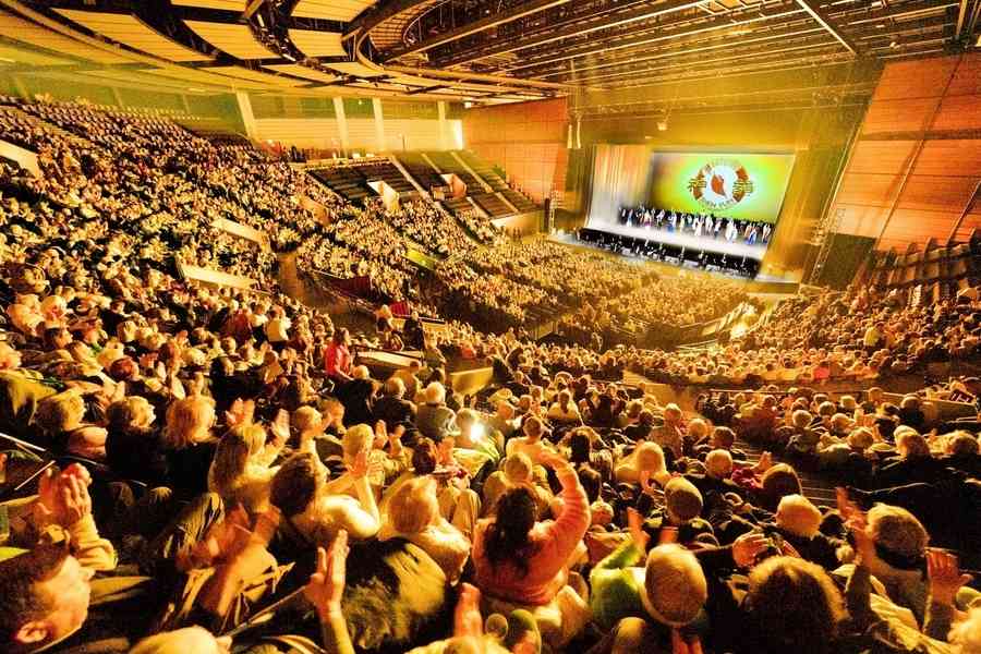 「神韻呼喚回歸傳統」 法國土倫演出再爆滿