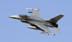 能承受9倍重力 美軍F-16戰機縱橫沙場40年