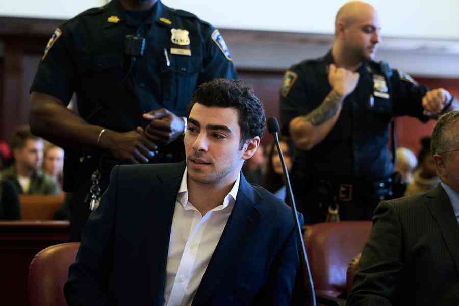 聯合健保CEO遭槍殺案 美法官撤銷槍手謀殺指控