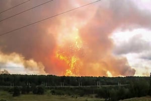 俄羅斯軍火庫連環大爆炸 6000人緊急撤離