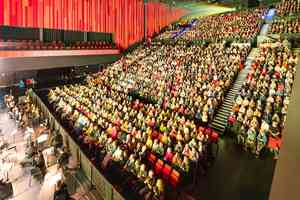 神韻英國斯旺西首場爆滿 主流讚頂級鉅作