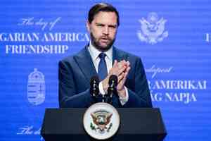 美軍再次轟炸伊朗哈爾克島 萬斯重申戰略不變