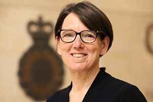 英國情報通訊局任命首位女性局長