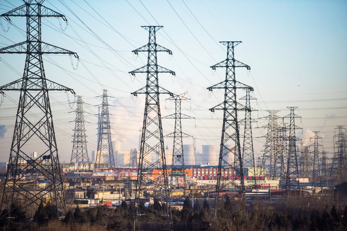 大陸限電造成企業無法完全開工，引發外企不滿。（FRED DUFOUR/AFP）