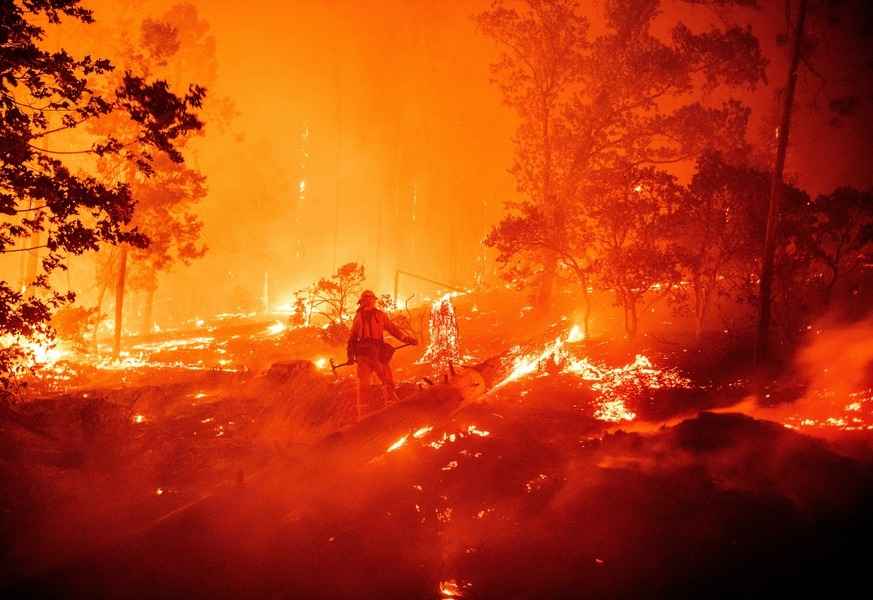 野火燒燬家園 新墨西哥州小鎮居民被迫撤離