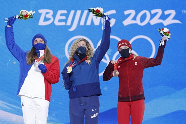 奧運女子雪板障礙賽中，金銀銅牌獲得者。（Odd ANDERSEN/AFP）
