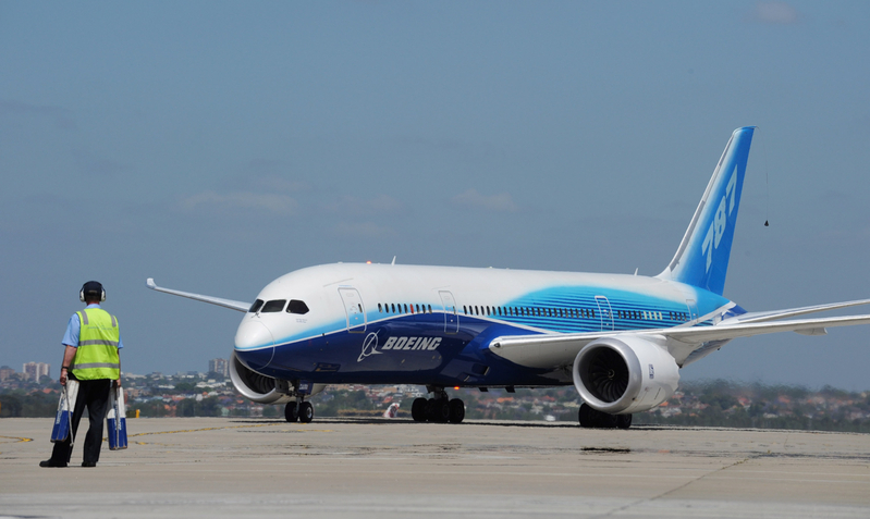 漢莎航空波音787客機起落架坍塌 多人受傷