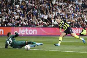 英超：利物浦3:0完勝曼聯 曼城三連勝領跑