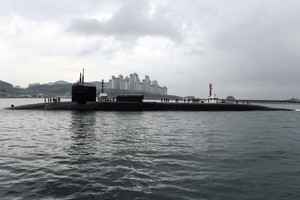 北韓發射導彈後 美國核動力潛艇抵南韓釜山港