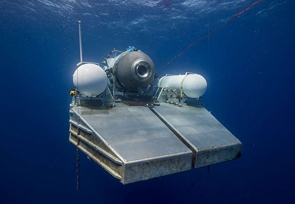 這張未註明日期的圖片由「海洋之門探險」(OceanGate Expeditions)公司提供,展示了該公司泰坦號(Titan)潛水器等候下潛的訊號。(Handout/OceanGate Expeditions/AFP)