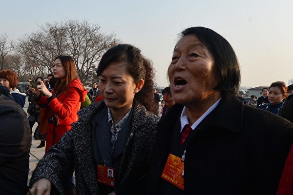 張菁：人大投票選舉 嘲諷中國有民主