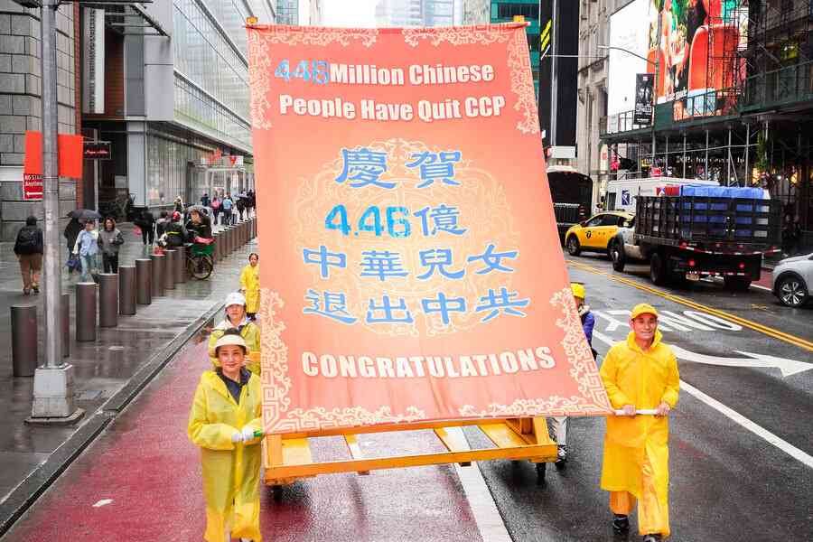 在德國感受言論自由 大陸人退出中共組織