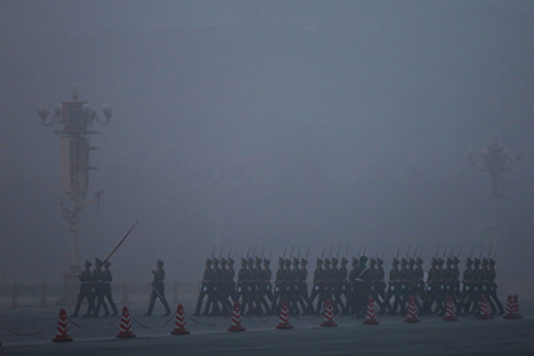 現在是「天滅中共」，即神滅中共的時刻，不管中共怎麼折騰表演，最終也不可能成功，只會越作越引起世界的反感，堅定各國反共滅共的決心。圖為北京天安門一景。（Feng Li/Getty Images）