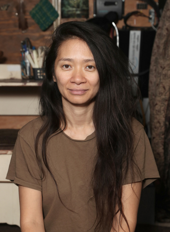  38歲華裔女導演趙婷以《遊牧人生》獲得金球獎最佳導演，也是首位獲該獎肯定的亞洲女導演。（探照燈影業提供）