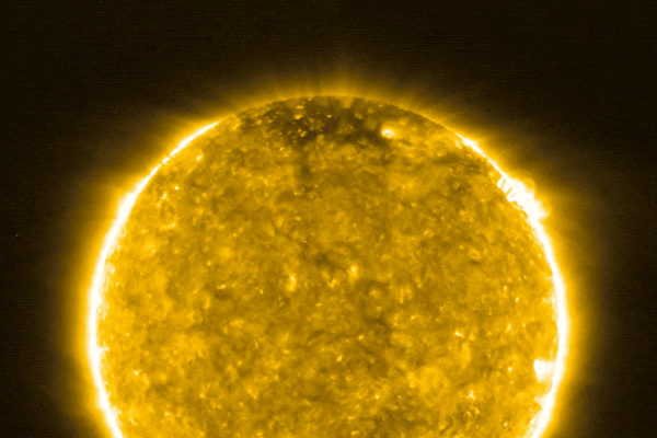 太陽附近驚現巨大不明飛行物 NASA隱藏甚麼秘密