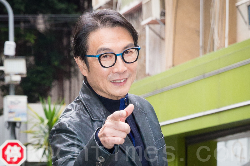 劉松仁近照曝光 曾被傳中風靠枴杖行路