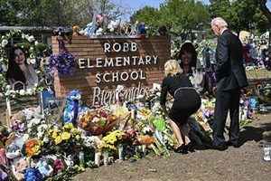 拜登訪問德州 悼念校園槍擊案遇難者（多圖）