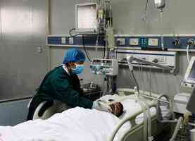 自然醫學雜誌:用AI協助診症表現一般