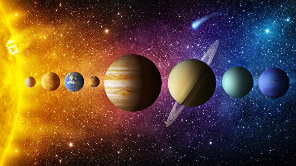 再看看地球之外的宇宙，以太陽系為例，每個行星圍繞太陽旋轉，軌道分布絲毫不差。圖為太陽系行星，彗星，太陽和恆星。（shutterstock）