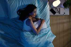 研究：微弱光線也擾亂睡眠 推升糖尿病等風險