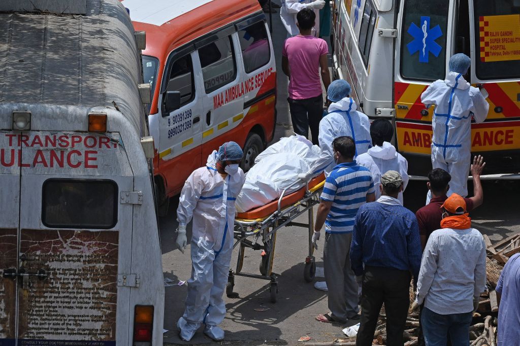  研究預測，印度疫情5月中旬將達到高峰。（PRAKASH SINGH/AFP via Getty Images）