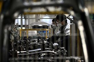 中國2月製造業PMI跌新低 凸顯經濟復甦脆弱