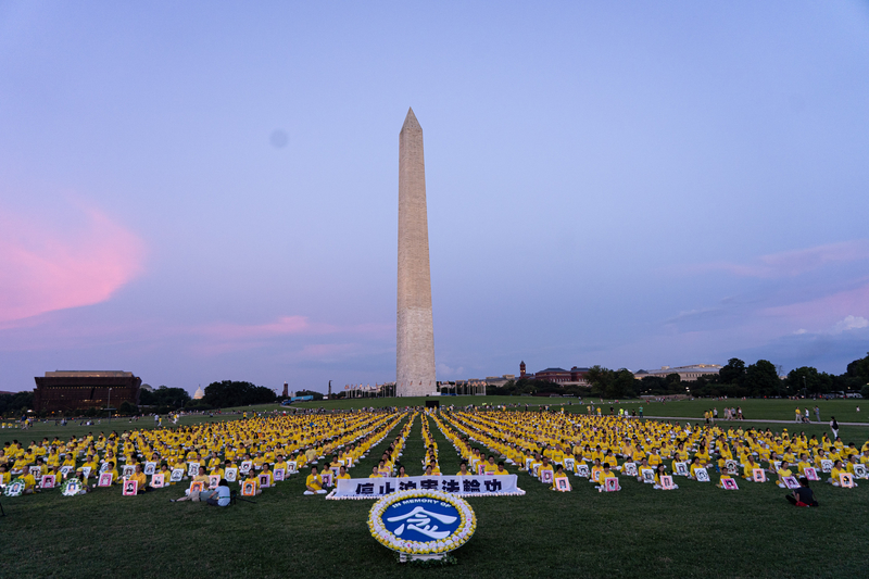 2019年7月18日，法輪功學員在華盛頓DC舉行燭光悼念會，悼念被中共迫害致死的中國大陸法輪功學員，呼籲制止中共迫害。（明慧網）