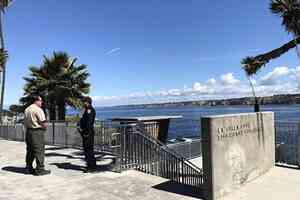 騷擾海獅 中國遊客被聖地牙哥公園管理員驅逐