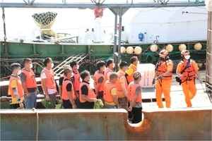 大陸漁船越界捕魚 台艦隊扣船逮捕17人
