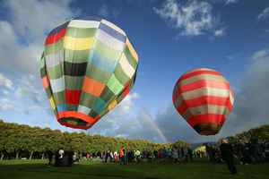 紐西蘭北島懷拉拉帕熱氣球節回歸 吸引上千遊客
