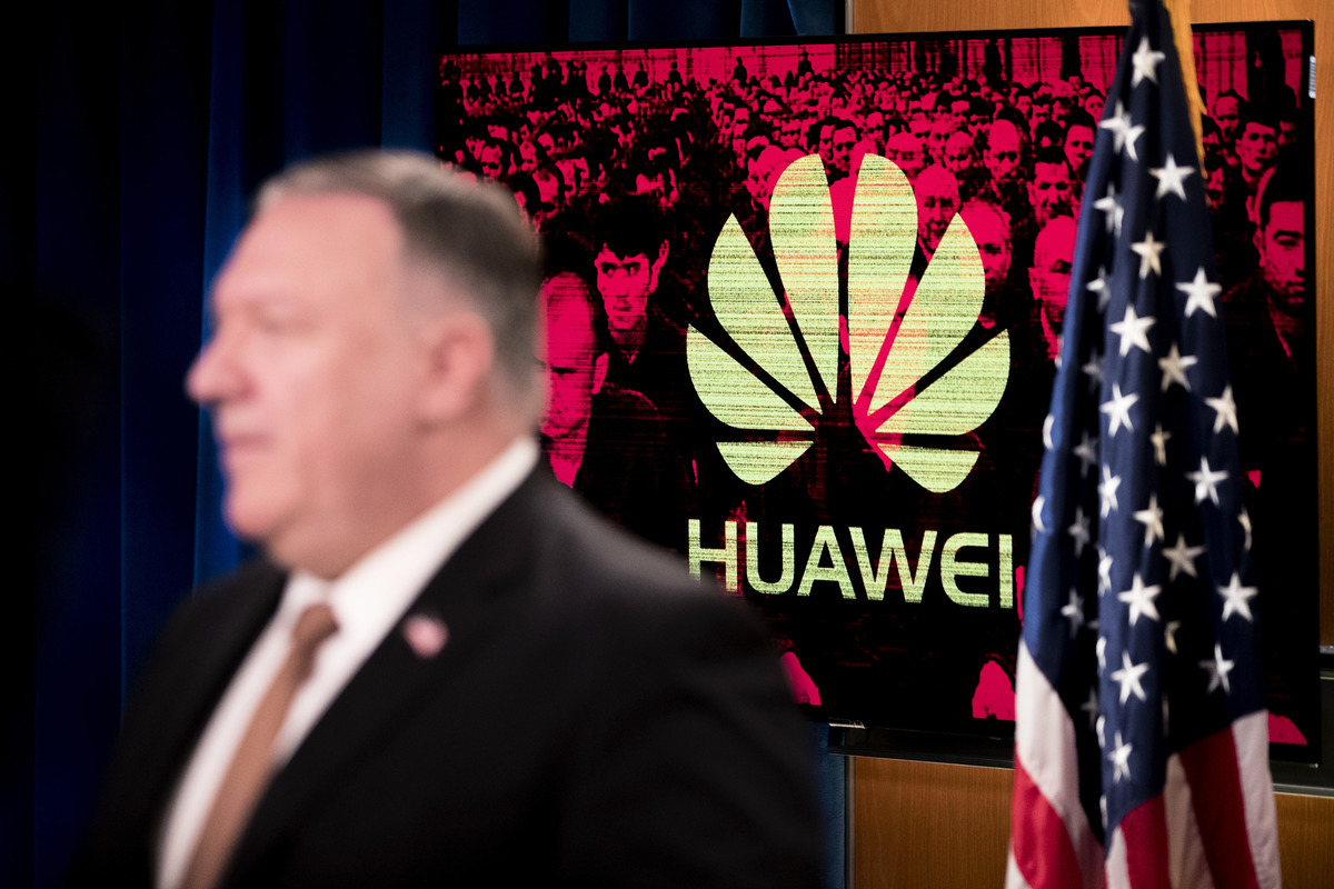 華為實際上是為了中共情報戰略而設立，美國國務卿蓬佩奧推動「乾淨網絡」，排除華為產品。（ANDREW HARNIK/POOL/AFP via Getty Images）