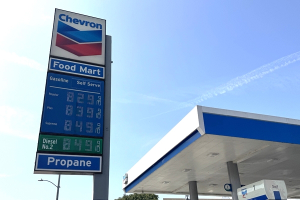 煉油廠關閉在即 美國加州驚現每加侖8美元油價