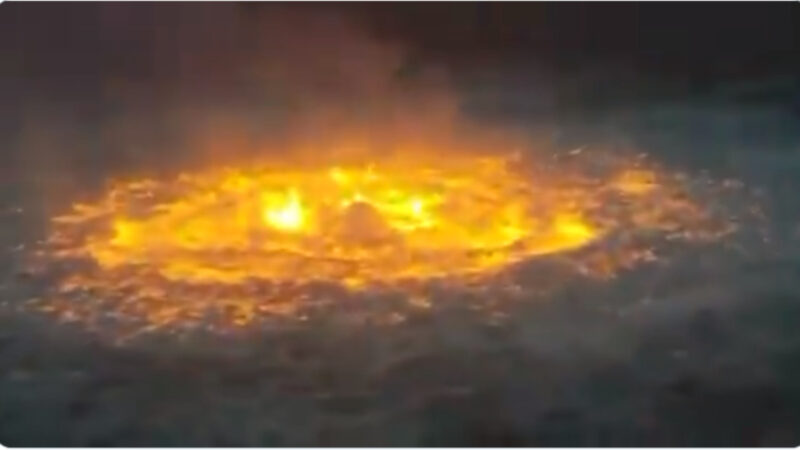 墨西哥灣天然氣管道爆燃 海面「火眼」猛燒