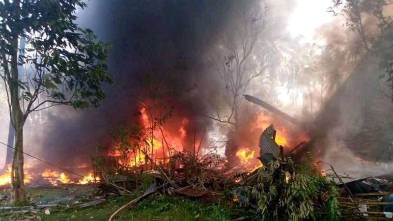 菲律賓搭載92人軍機失控墜毀 已知17死40人獲救