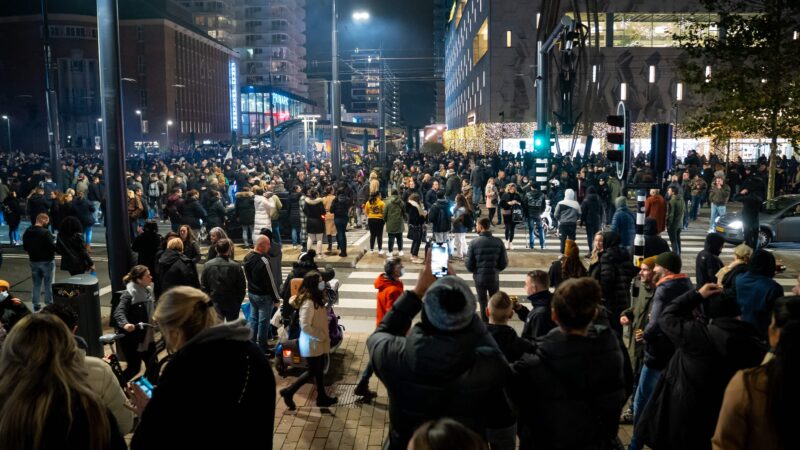 荷蘭爆發反對疫情措施抗議 20多人被逮捕
