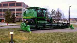 俄烏局勢｜俄羅斯偷30輛烏克蘭豪華農機 到手後傻眼「全上了鎖」