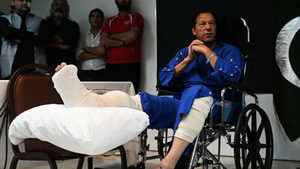 巴基斯坦前總理競選團遇襲 伊姆蘭汗受傷一支持者亡