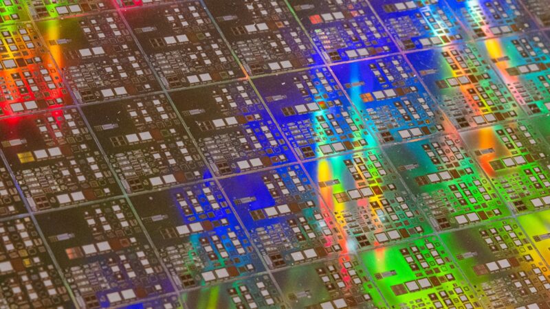 卡塔爾天然氣設施遭攻擊 對半導體與醫療產業衝擊