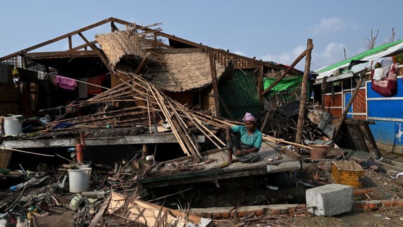 氣旋襲緬甸釀60死逾百人失蹤 村民收拾殘局尋親人