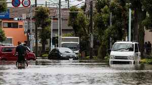 颱風瑪娃加梅雨侵襲 日本遇破紀錄大雨已知2死4失聯