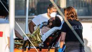 歐洲發生致命船難 偷渡船超載傾覆 79死數百人失蹤