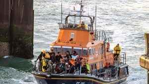 橫渡英倫海峽 法國外海難民船翻覆至少6死