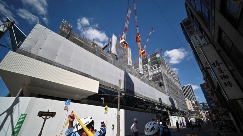 15噸鋼骨掉落 東京車站附近至少釀2死3傷